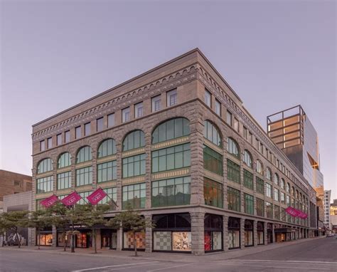 Holt Renfrew Ogilvy Opens All 6 Retail Levels in .